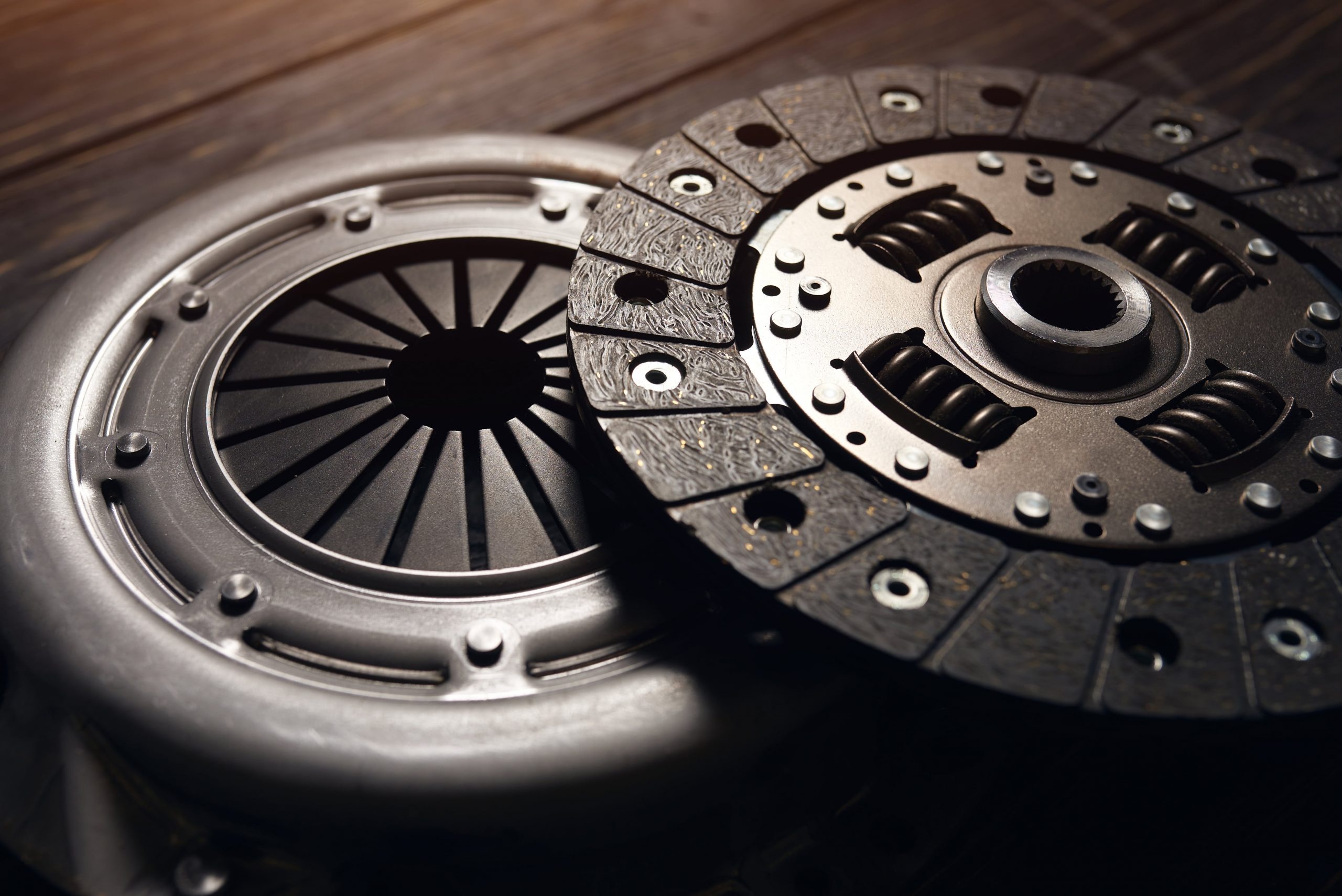 Como substituir uma embreagem em seu carro ou caminhão