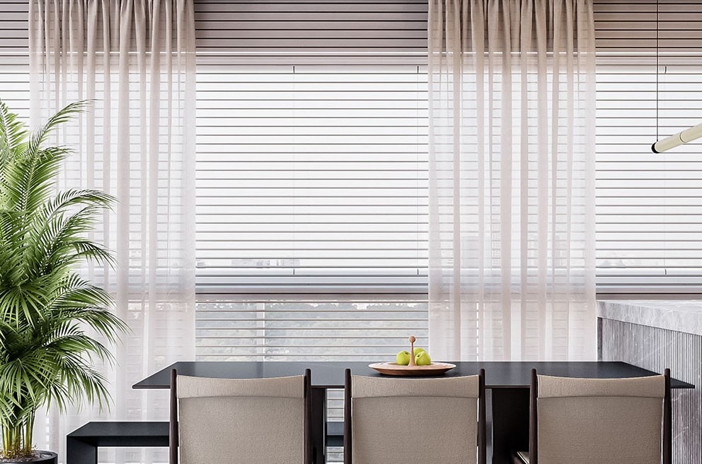 Maneiras de combinar cortinas e persianas